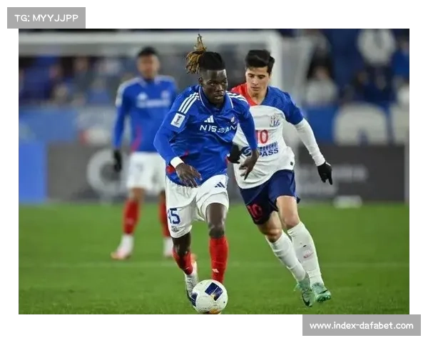 中超冠军豪掷1400万欧签下巴西国脚后腰上港球迷盛情欢迎新援到来